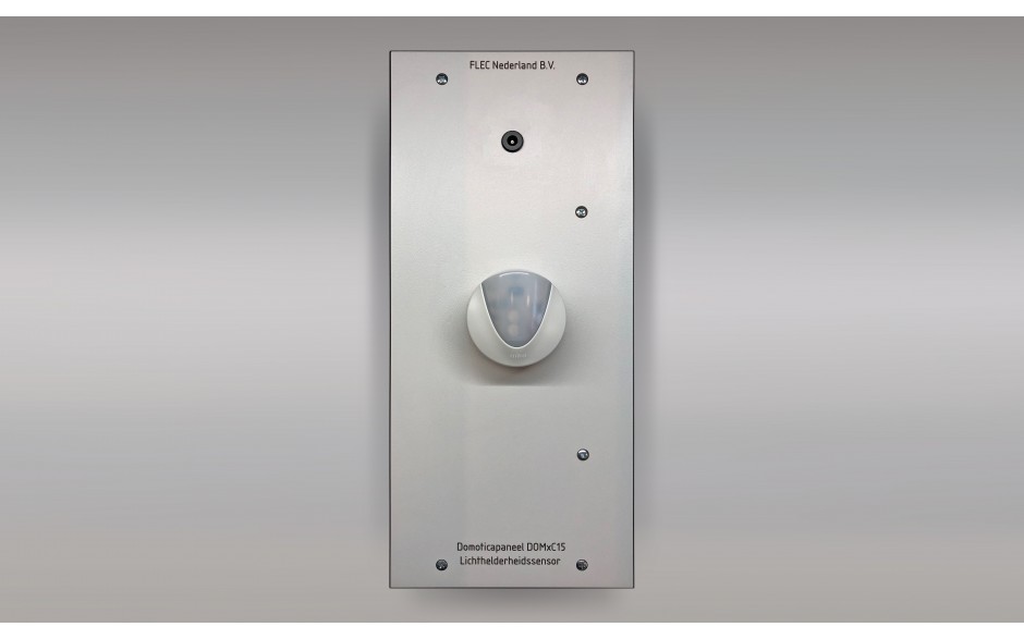 xComfort uitbreidingspaneel DIN A4 met Lichthelderheidssensor met ingebouwde analoge ingang
