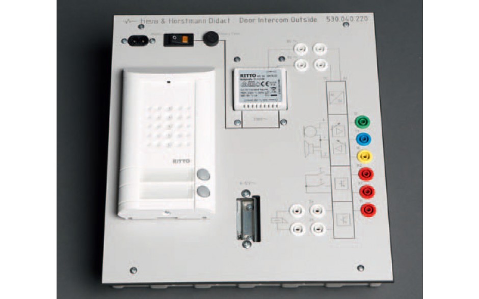 Outdoor intercom paneel met voedingsunit en deuropener