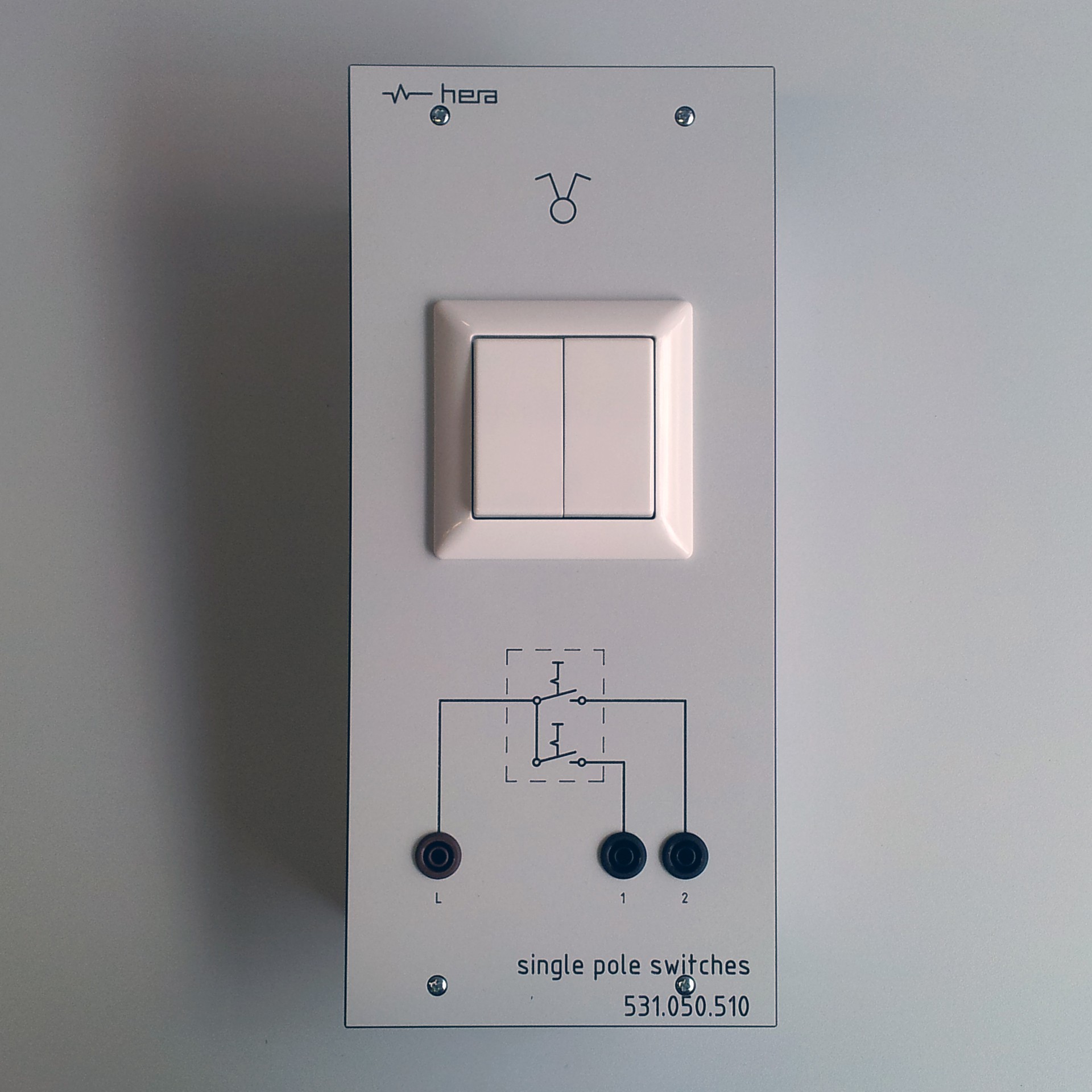 Installatiepaneel serieschakelaar