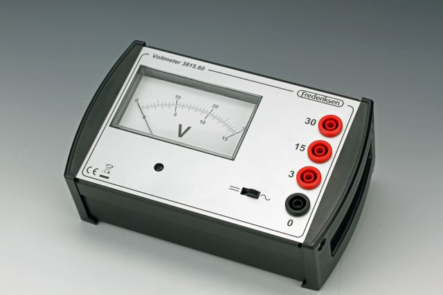 Voltmeter analoog 3-15-30V AC/DC