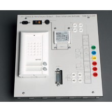 Outdoor intercom paneel met voedingsunit en deuropener